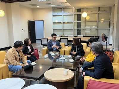 2026-2-25 菲律賓Mapua大學師生參訪，黃鼎荃主任與貴賓交流